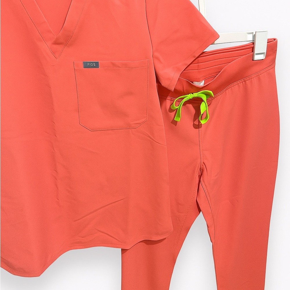 Figs Coral Scrub Set with Lime Tie